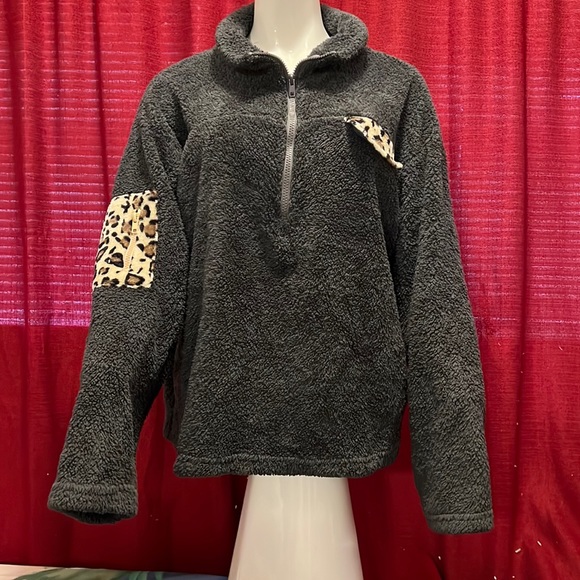 Shein Sherpa dark gray quarter zip jacket with leopard print sleeve zip pouch - Picture 1 of 11